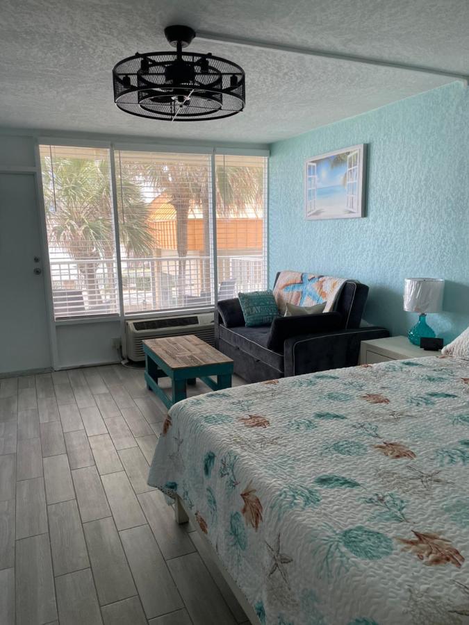 Apartment Ocean Views Retreat . Enjoy The Ocean View From Your Balcony