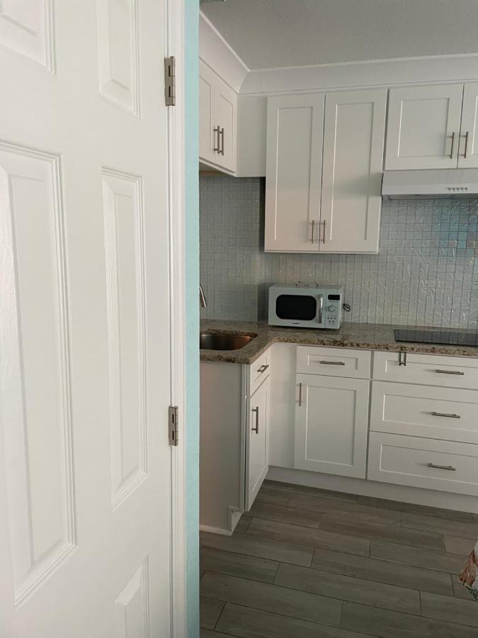 Ocean Views Retreat . Enjoy The Ocean View From Your Balcony Apartment